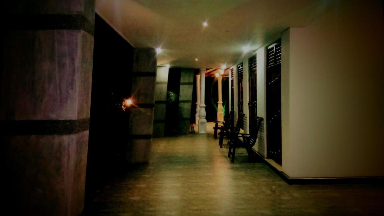 Induwara Safari Resort ウダワラウェ エクステリア 写真